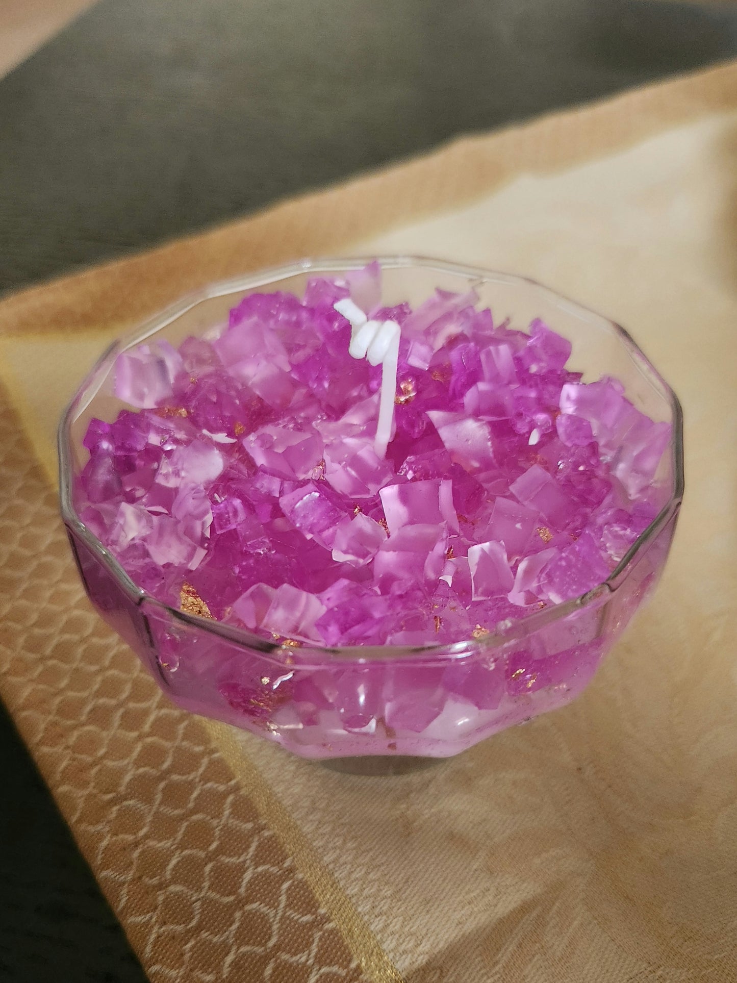 Geode in short glass candles