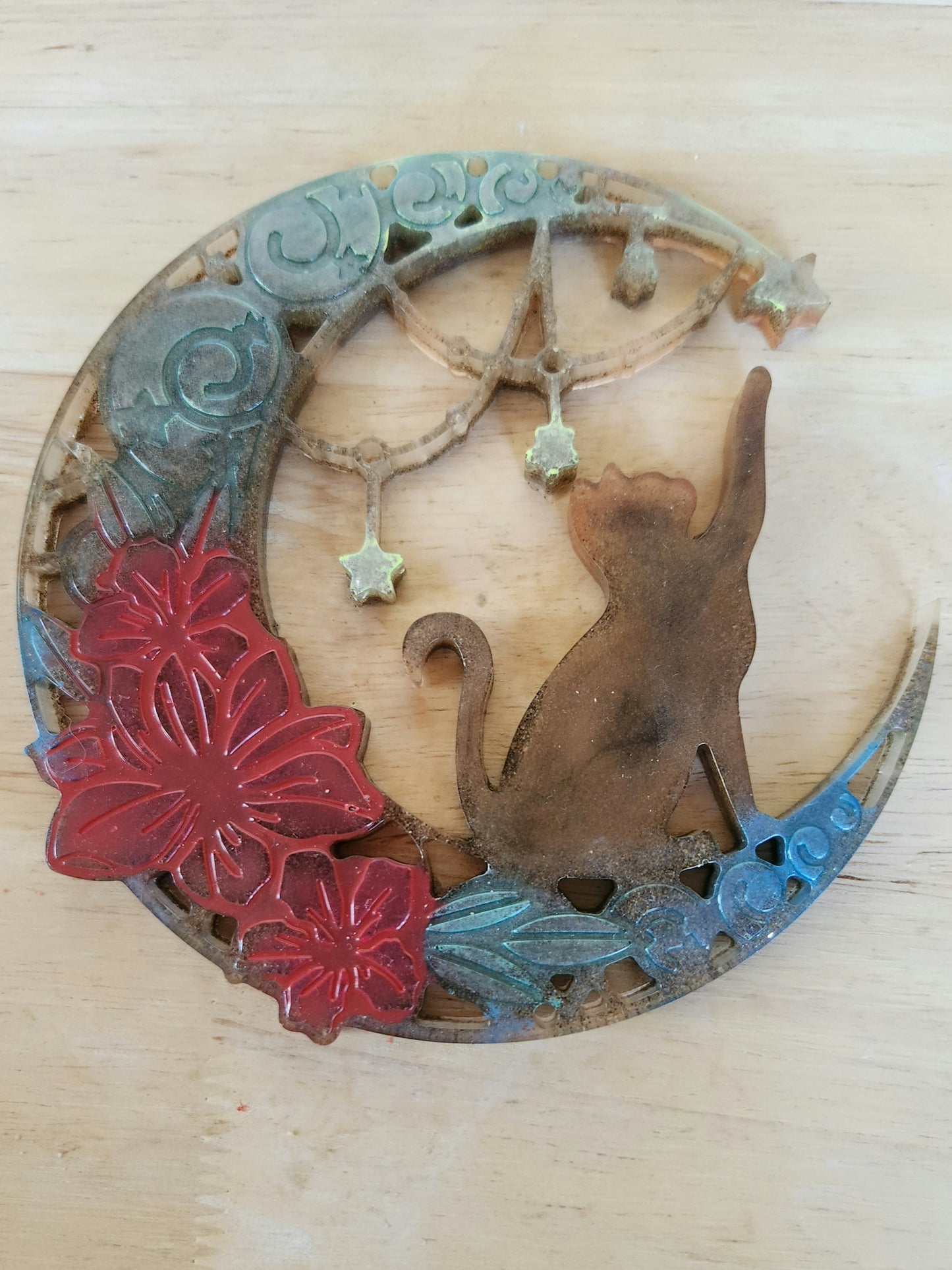 Resin Crescent Moon with Cats and Dog – A Celestial Pet Lover’s Keepsake