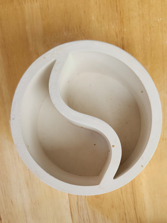 Ying Yang candle vessel