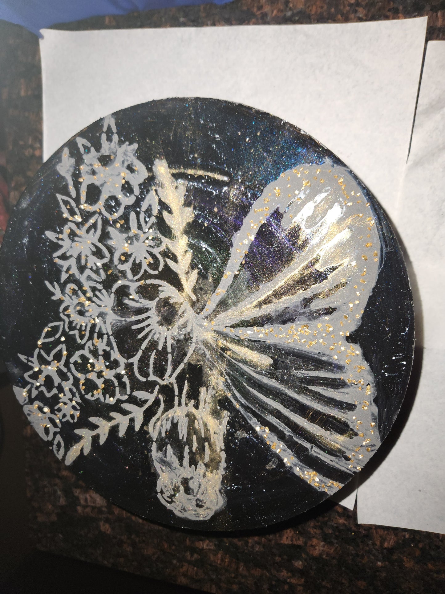 Wings of Time | أجنحة الزمن – Galaxy Resin Art Clock