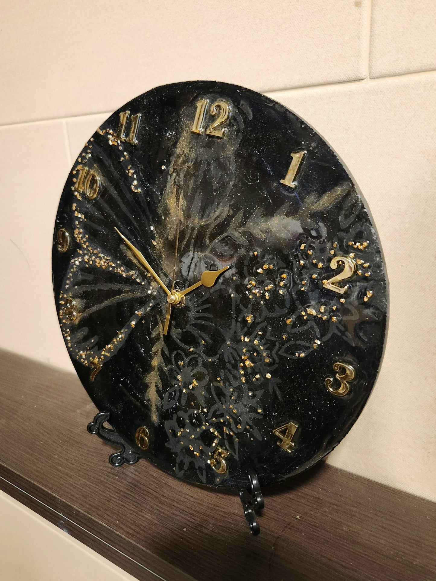 Wings of Time | أجنحة الزمن – Galaxy Resin Art Clock