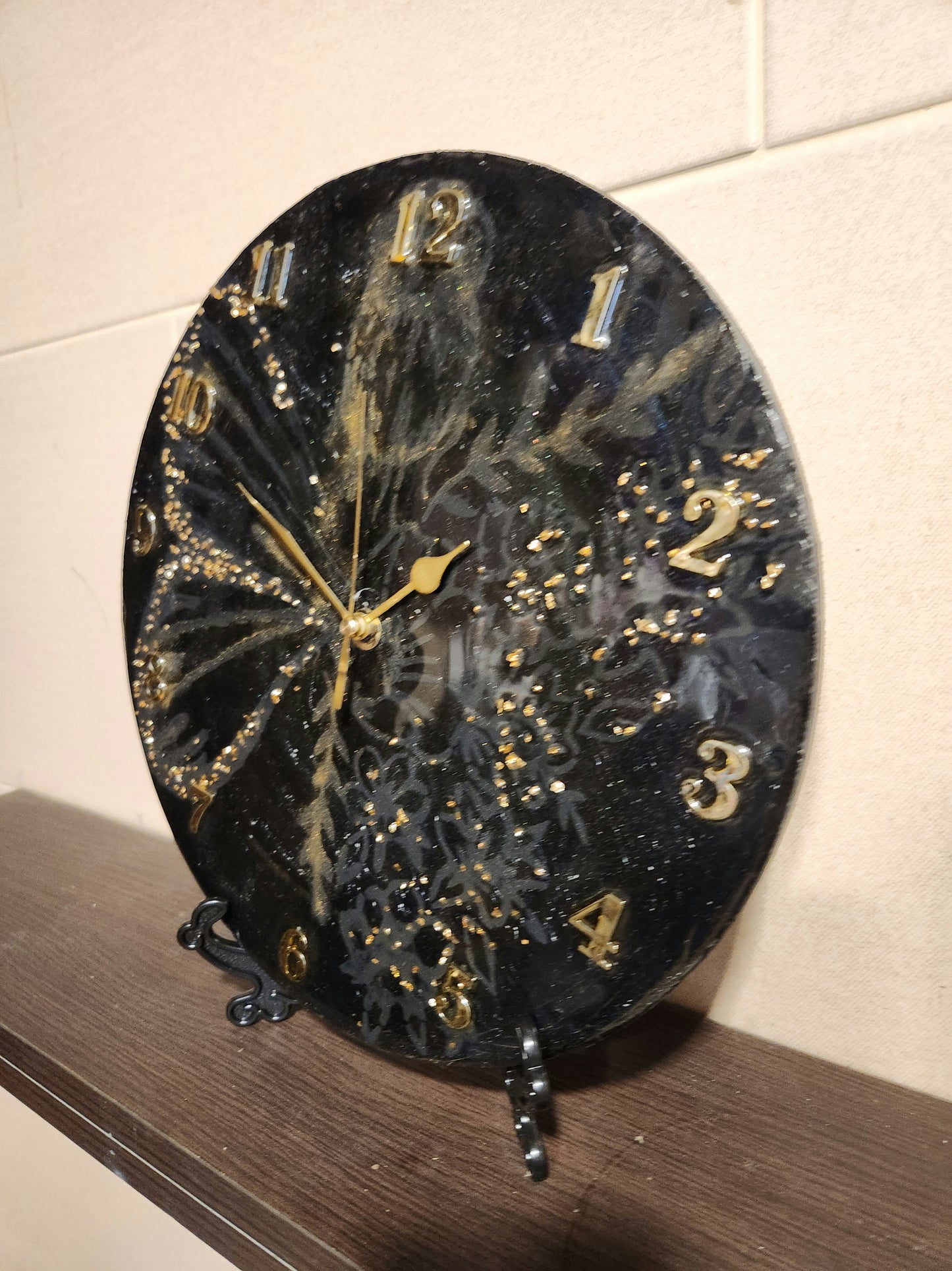 Wings of Time | أجنحة الزمن – Galaxy Resin Art Clock