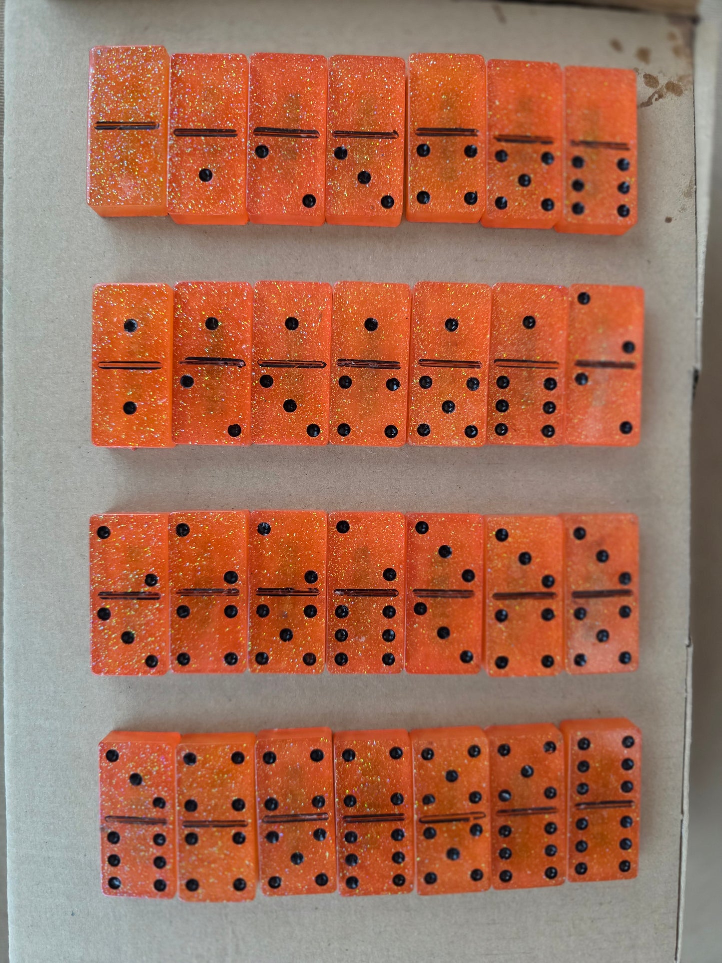 Dominos