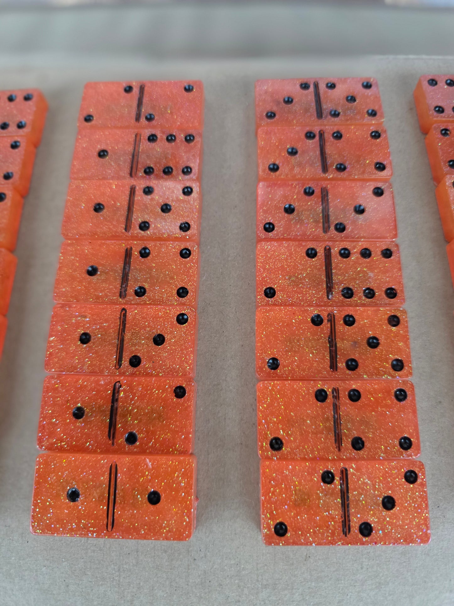Dominos