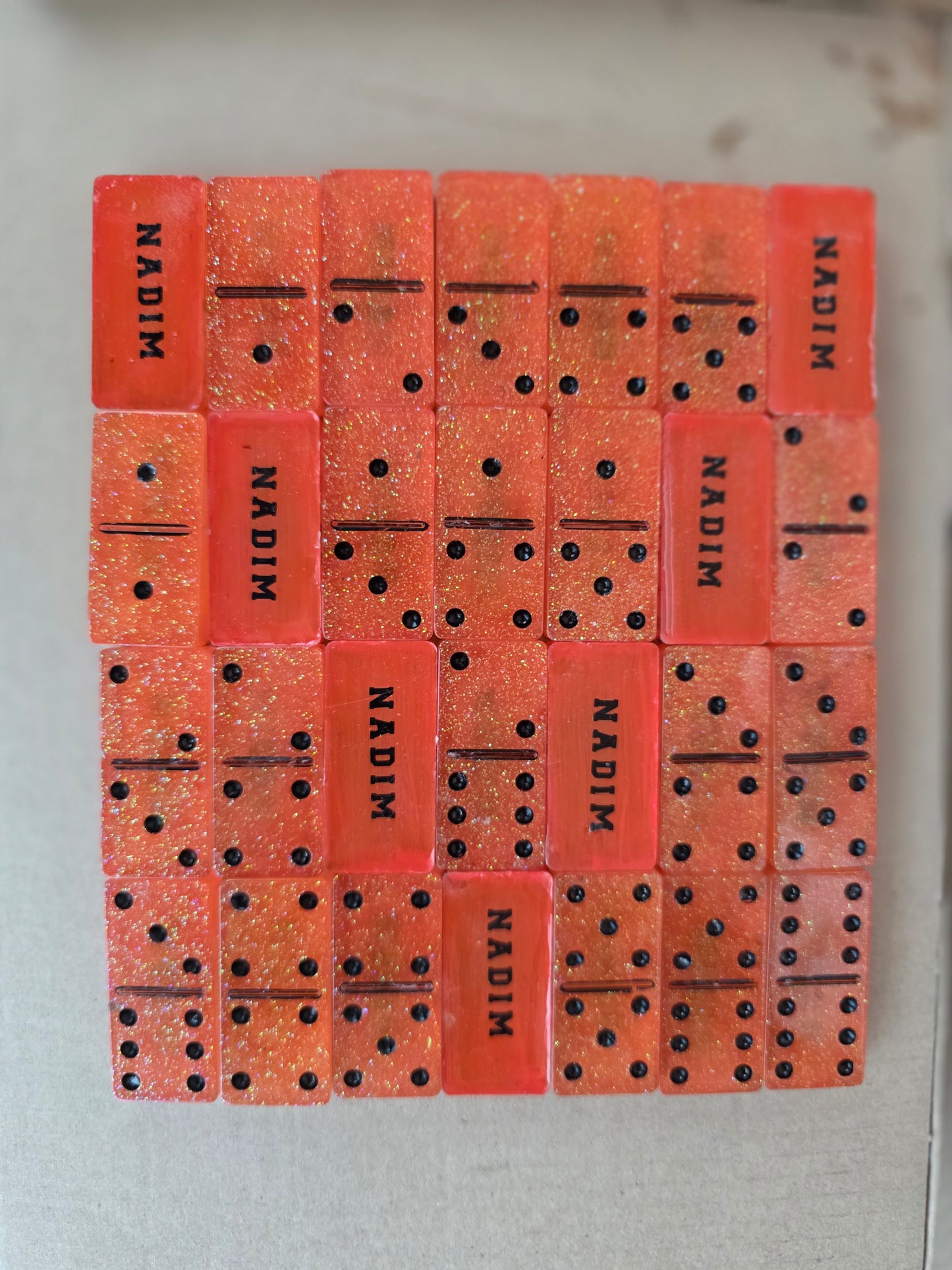 Dominos