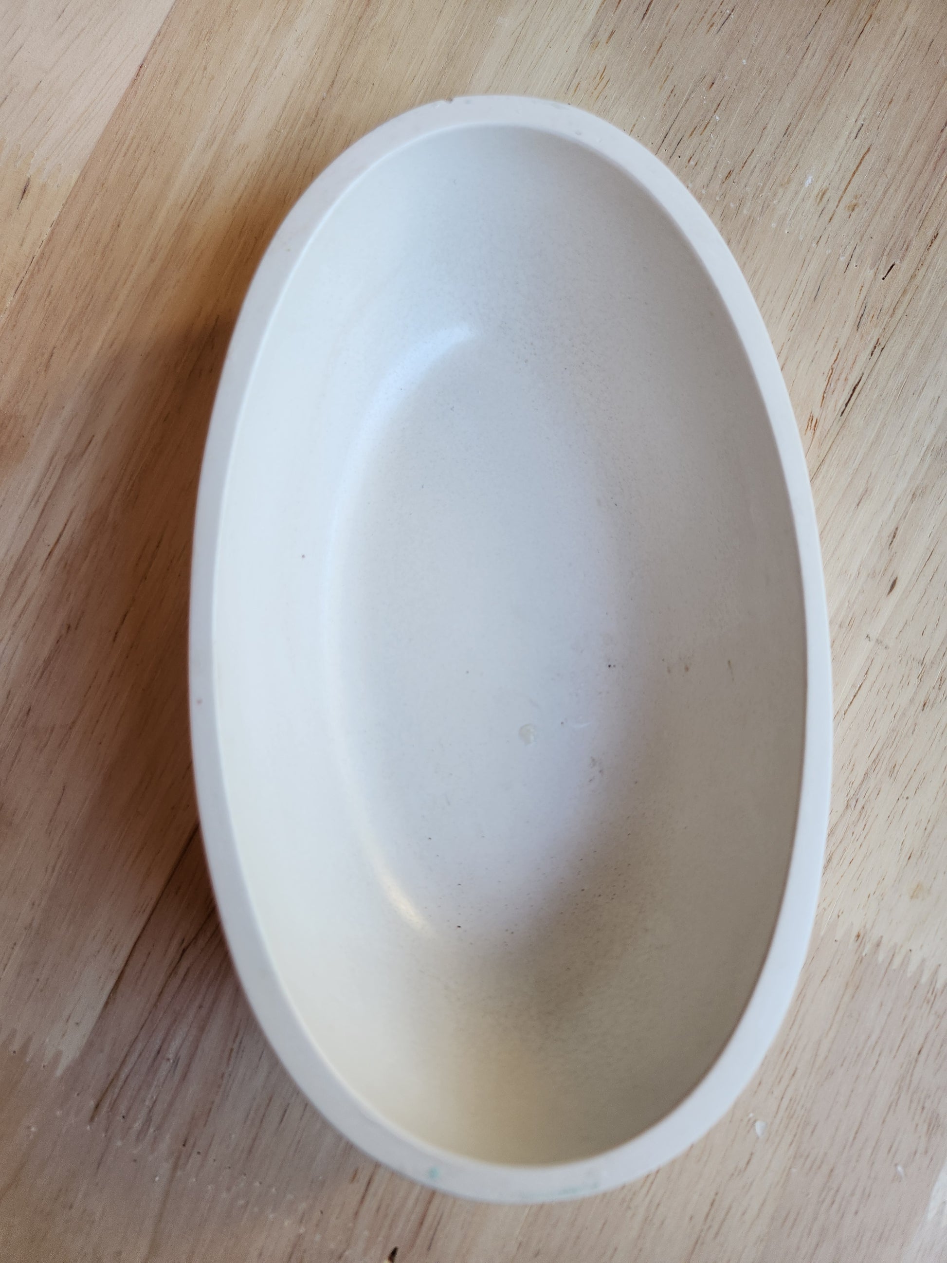 Oval bowl
