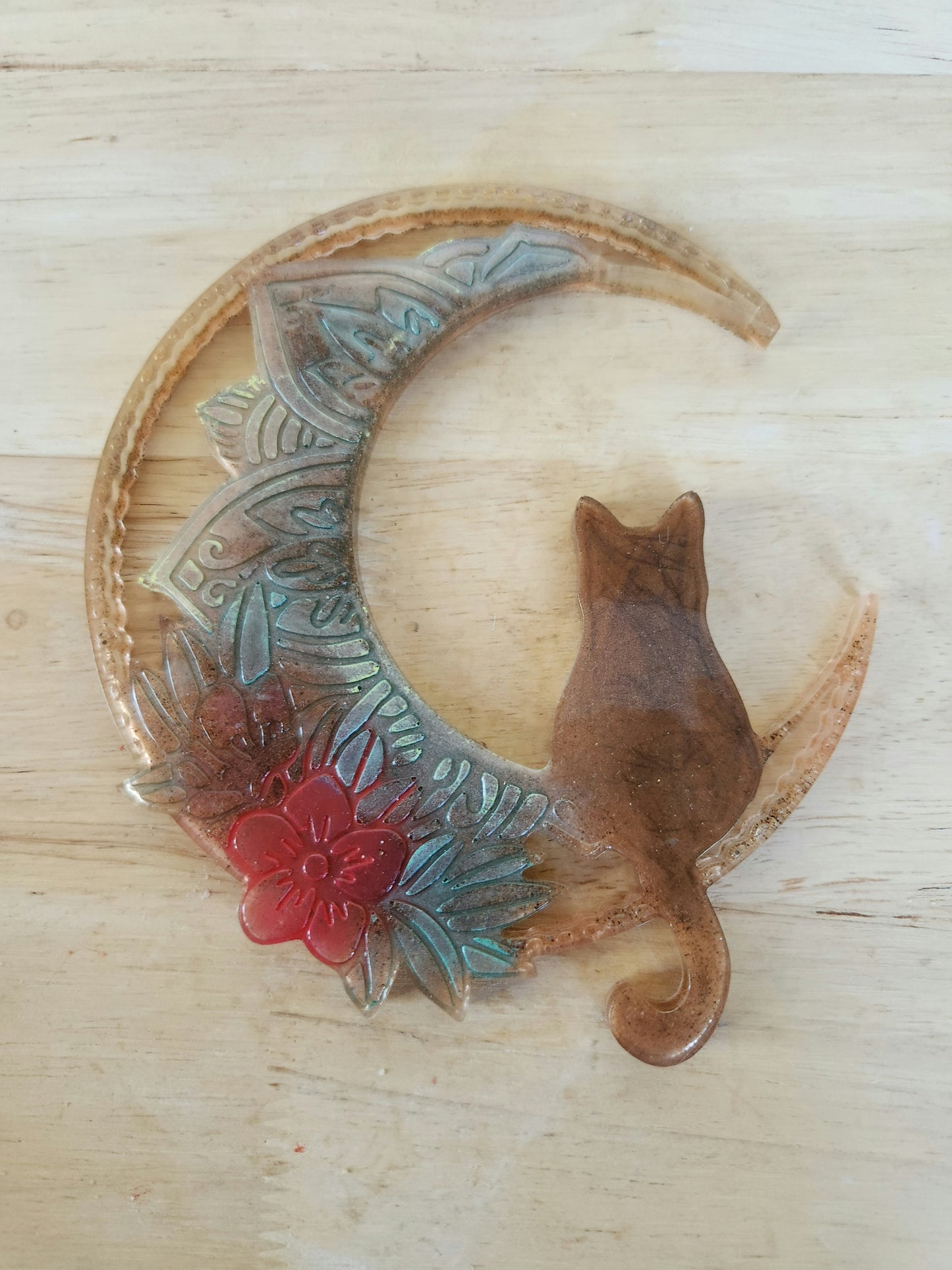 Resin Crescent Moon with Cats and Dog – A Celestial Pet Lover’s Keepsake